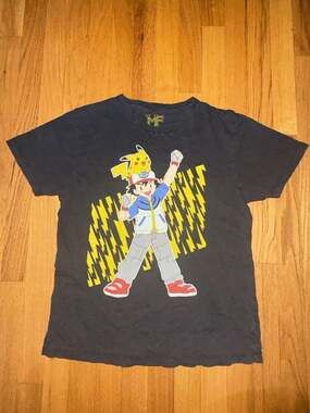 Vintage Modern Pokémon Pikachu and Ash Size M T-Shirt 100% Cotton